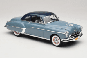 Oldsmobile 88 Zils Grease Auto World 1:18 AWSS103/06 Metāls — attēls 6 no 8