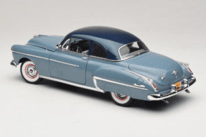 Oldsmobile 88 Zils Grease Auto World 1:18 AWSS103/06 Metāls — attēls 7 no 8