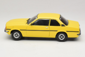 Opel Ascona B SR Dzeltens Saskrāpēts Priekšdaļa Sun Star 1:18 5384 Metāls — attēls 5 no 9