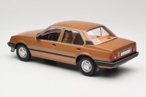 Opel Ascona C Berlina Beige Metallic MCG 1:18 MCG18459 Metāls — attēls 5 no 6