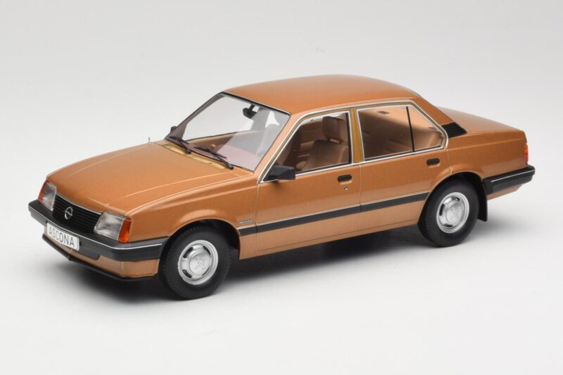Opel Ascona C Berlina Beige Metallic MCG 1:18 MCG18459 Metāls