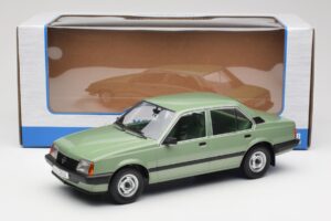 Opel Ascona C Metallic Light Green MCG 1:18 MCG18458 Metāls — attēls 6 no 6