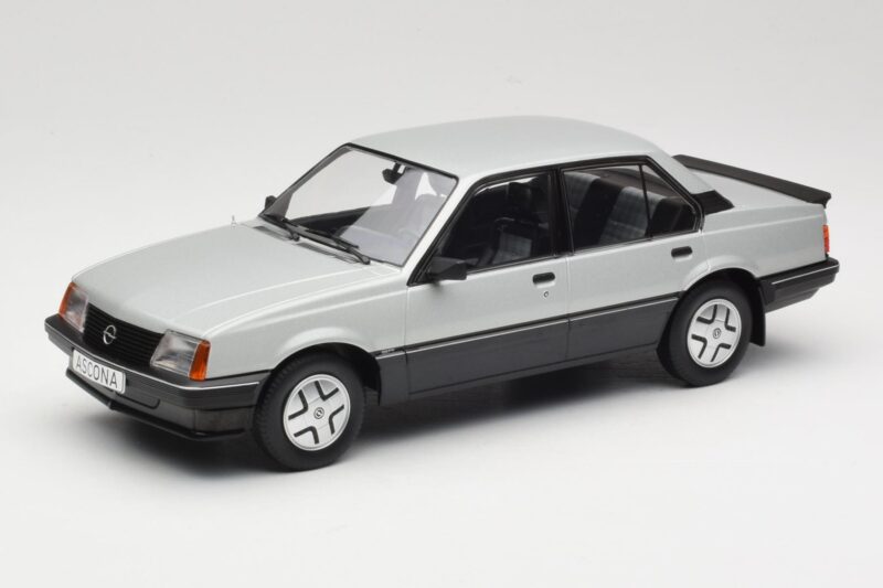 Opel Ascona C SR Sudrabs MCG 1:18 MCG18460 Metāls