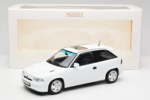 Opel Astra F GSi Blanc Casablanca Norev 1:18 183673 Metāls — attēls 6 no 6