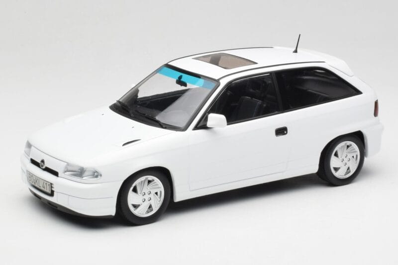 Opel Astra F GSi Blanc Casablanca Norev 1:18 183673 Metāls