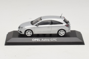Opel Astra H GTC Sudrabs Minichamps 1:43 ASTRA003 Metāls