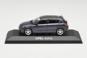 Opel Astra H Tumši Zils Minichamps 1:43 B24910027-A1 Metāls