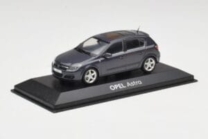 Opel Astra H Pelēks Minichamps 1:43 B24910027A Metāls — attēls 2 no 4