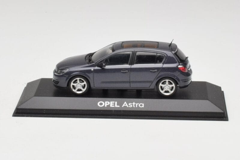 Opel Astra H Pelēks Minichamps 1:43 B24910027A Metāls