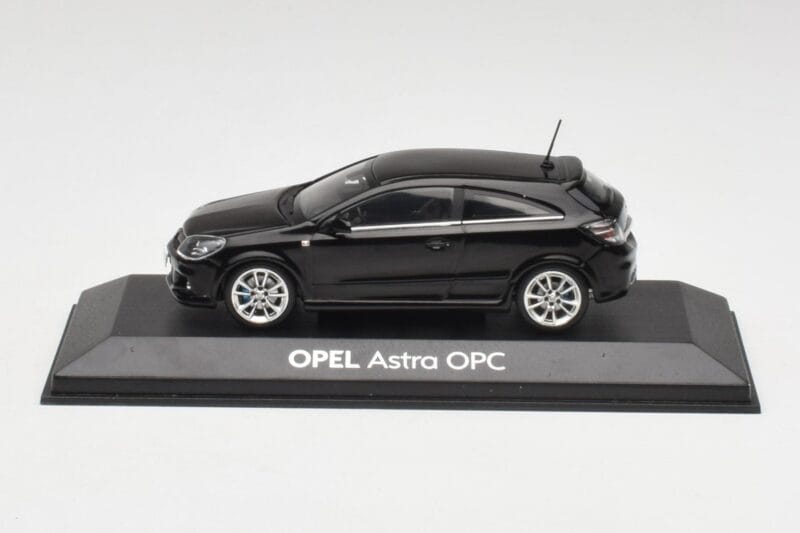 Opel Astra H OPC Melns Minichamps 1:43 90399890 Metāls