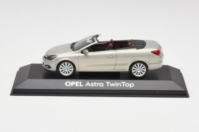 Opel Astra H Twin Top Sudrabs Minichamps 1:43 403045633 Metāls