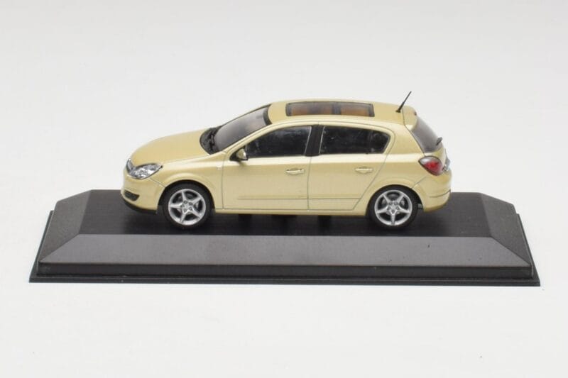 Opel Astra H Dzeltens Metaliks Minichamps 1:43 403043003 Metāls