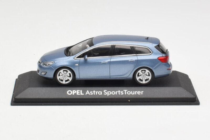 Opel Astra J Sports Tourer Blue Metallic Minichamps 1:43 400049012 Metāls