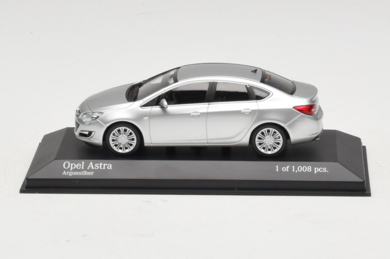 Opel Astra J Sudrabs Minichamps 1:43 410042000 Metāls