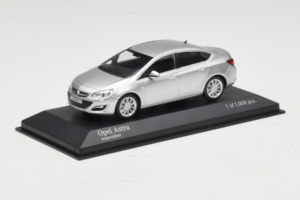 Opel Astra J Sudrabs Minichamps 1:43 410042000 Metāls — attēls 2 no 5