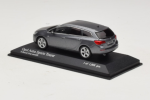 Opel Astra J Sports Tourer Minichamps 1:43 400049014 Metāls — attēls 3 no 4