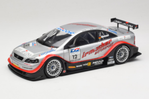 Opel Astra V8 Coupe #12 C. Menzel DTM 2000 Action 1:18 AC8004812 Metāls