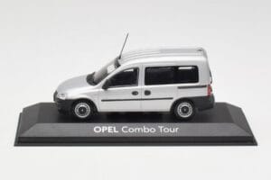 Opel Combo C Sudrabs Minichamps 1:43 COMBO001 Metāls