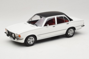 Opel Commodore B Balts MCG 1:18 MCG18564 Metāls