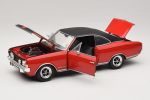 Opel Commodore GS/E Sarkans Revell 1:18 8826 Metāls — attēls 2 no 8