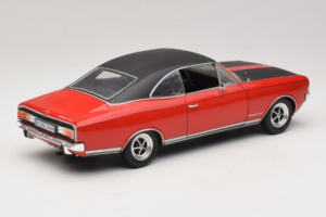 Opel Commodore GS/E Sarkans Revell 1:18 8826 Metāls — attēls 3 no 8