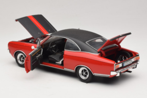 Opel Commodore GS/E Sarkans Revell 1:18 8826 Metāls — attēls 5 no 8