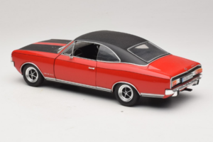Opel Commodore GS/E Sarkans Revell 1:18 8826 Metāls — attēls 7 no 8