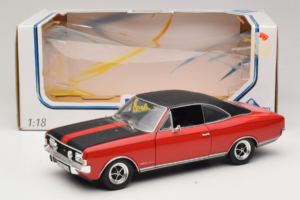 Opel Commodore GS/E Sarkans Revell 1:18 8826 Metāls — attēls 8 no 8