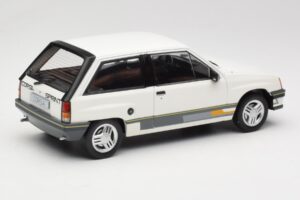 Opel Corsa A Sprint Balts MCG 1:18 MCG18432 Metāls — attēls 2 no 6