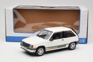 Opel Corsa A Sprint Balts MCG 1:18 MCG18432 Metāls — attēls 6 no 6