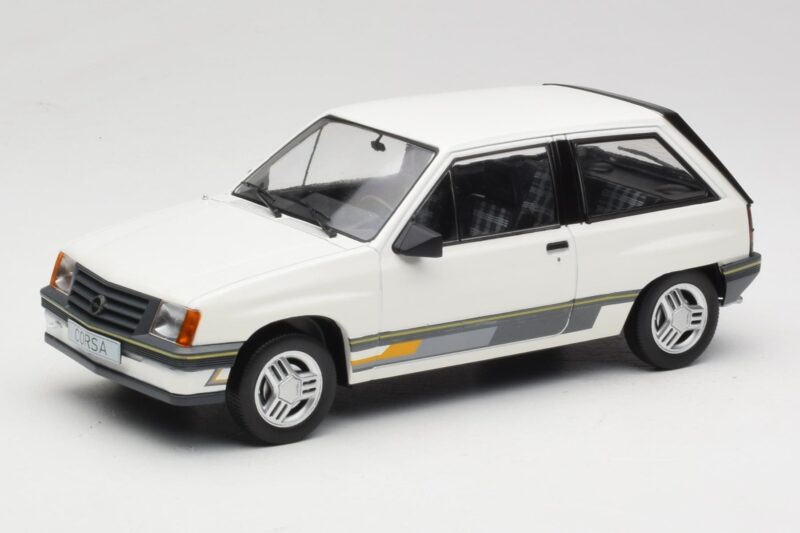 Opel Corsa A Sprint Balts MCG 1:18 MCG18432 Metāls