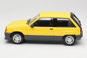 Opel Corsa A SR Dzeltens MCG 1:18 MCG18431 Metāls — attēls 3 no 6