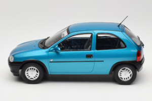 Opel Corsa B Blue Metallic MCG 1:18 MCG18514 Metāls — attēls 3 no 6