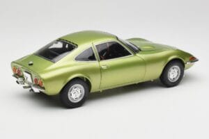 Opel GT Green Metallic Minichamps 1:18 180049029 Metāls — attēls 3 no 8