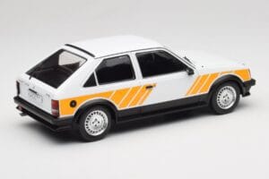 Opel Kadett D SR Balts ar Dzeltenu Dekoru MCG 1:18 MCG18534 Metāls — attēls 2 no 6