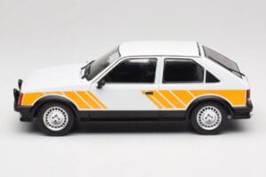 Opel Kadett D SR Balts ar Dzeltenu Dekoru MCG 1:18 MCG18534 Metāls — attēls 3 no 6