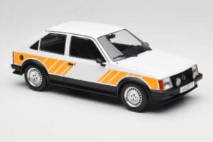 Opel Kadett D SR Balts ar Dzeltenu Dekoru MCG 1:18 MCG18534 Metāls — attēls 4 no 6