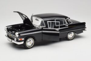 Opel Kapitan P2 Melns Revell 1:18 08821 Metāls — attēls 2 no 8