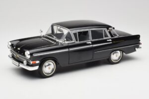 Opel Kapitan P2 Melns Revell 1:18 08821 Metāls