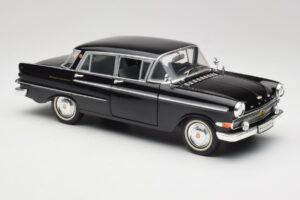Opel Kapitan P2 Melns Revell 1:18 08821 Metāls — attēls 6 no 8