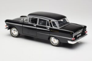 Opel Kapitan P2 Melns Revell 1:18 08821 Metāls — attēls 7 no 8
