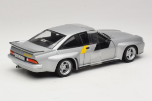 Opel Manta 400 Homologation Sudrabs Revell 1:18 8491 Metāls — attēls 2 no 6