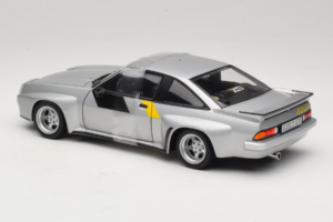 Opel Manta 400 Homologation Sudrabs Revell 1:18 8491 Metāls — attēls 5 no 6