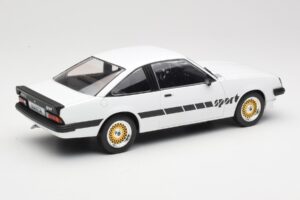 Opel Manta B Sport Balts MCG 1:18 MCG18237 Metāls — attēls 2 no 6