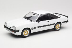 Opel Manta B Sport Balts MCG 1:18 MCG18237 Metāls