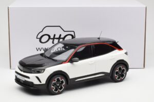 Opel Mokka-E GS Line Jada Balts Otto 1:18 OT1045 Sveķi — attēls 6 no 6