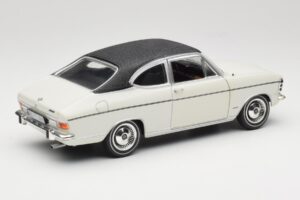 Opel Olympia A Coupe Balts Melns Revell 1:18 8446 Metāls — attēls 3 no 8