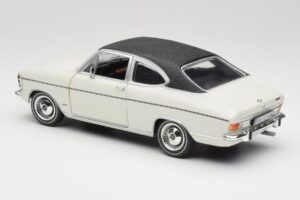 Opel Olympia A Coupe Balts Melns Revell 1:18 8446 Metāls — attēls 7 no 8