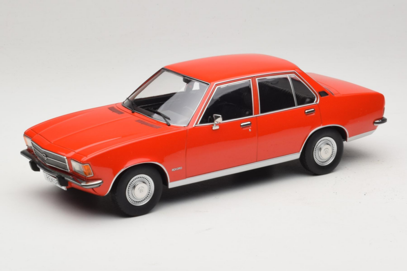 Opel Rekord D Sarkans MCG 1:18 MCG18563 Metāls
