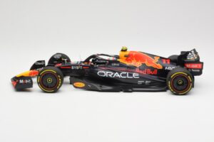 Oracle Red Bull Racing RB18 #11 S. Perez Miami GP 2022 Minichamps 1:18 110220511 Metāls — attēls 3 no 6